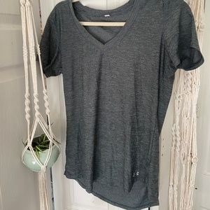 Under Armour  Olive Green / Grey Short Sleeve Athletic Shirt M